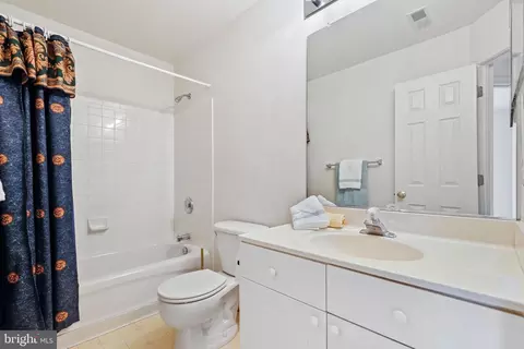Bath - 21060 Mossy Glen Ter, Ashburn, VA 20147 photo 1 of 1