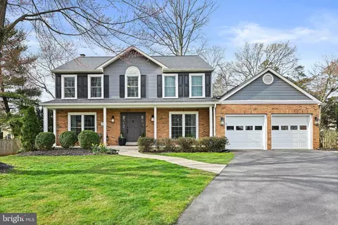 21761 Rolling Woods Pl, Sterling, VA 20164