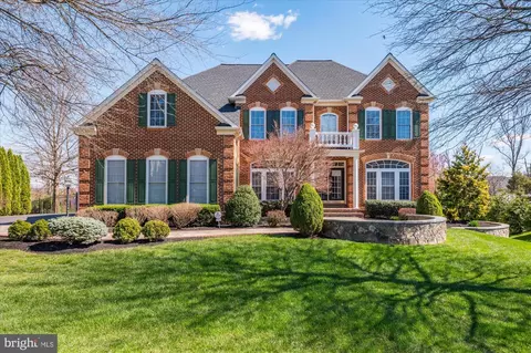 22412 Belle Terra Dr, Ashburn, VA 20148