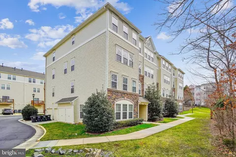 42237 Water Iris Ter, Aldie, VA 20105