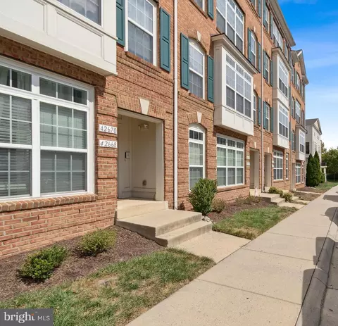 42672 Hollyhock Ter, Brambleton, VA 20148