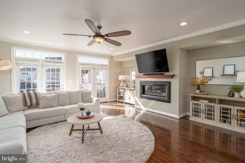 42211 Plainridge Ter, Aldie, VA 20105