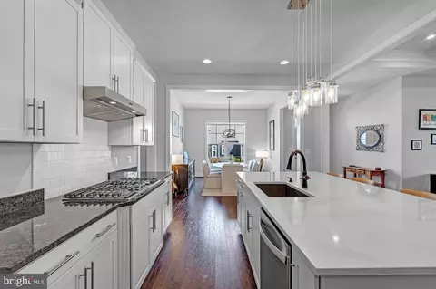 Kitchen - 23672 Jayadev Ter, Ashburn, VA 20148 photo 7 of 12