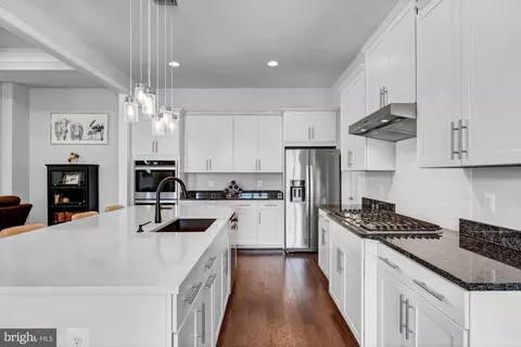 Kitchen - 23672 Jayadev Ter, Ashburn, VA 20148 photo 5 of 12