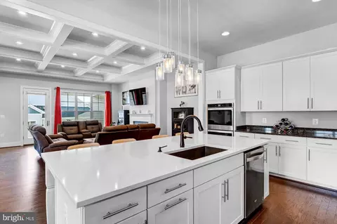 Kitchen - 23672 Jayadev Ter, Ashburn, VA 20148 photo 11 of 12