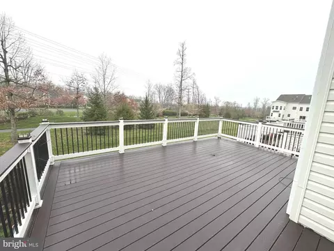 Exterior - 23212 Tradewind Dr, Brambleton, VA 20148 photo 5 of 9