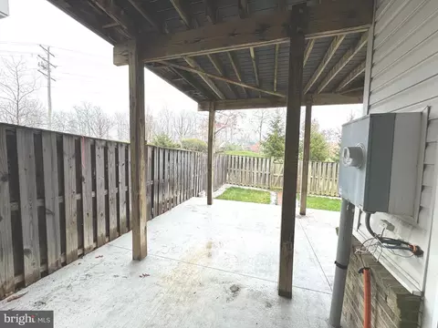 Exterior - 23212 Tradewind Dr, Brambleton, VA 20148 photo 7 of 9