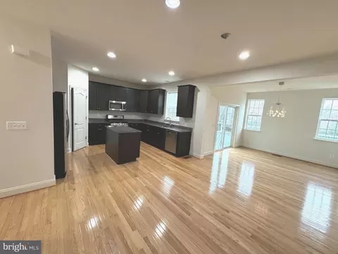 Kitchen - 23212 Tradewind Dr, Brambleton, VA 20148 photo 4 of 6