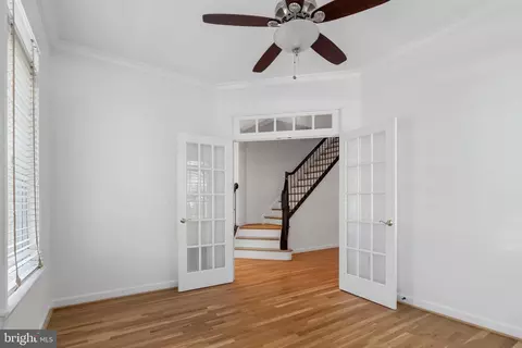Entry Way - 24902 Earlsford Dr, Chantilly, VA 20152 photo 3 of 12