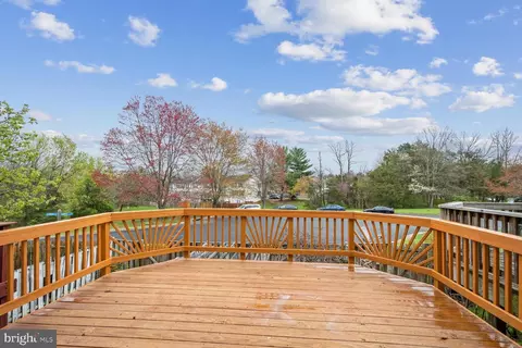 Exterior - 7 Clinton Ct, Sterling, VA 20165 photo 2 of 5