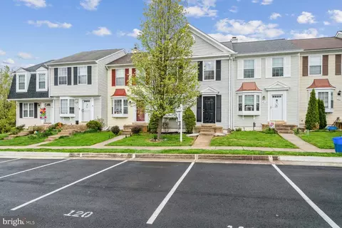 7 Clinton Ct, Sterling, VA 20165
