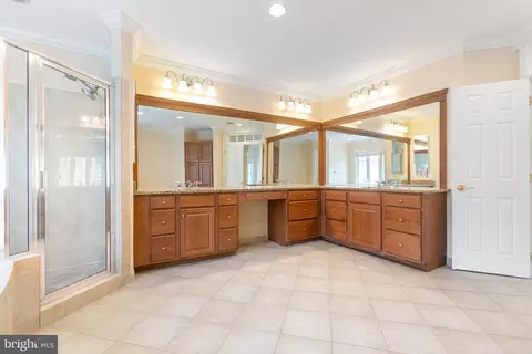 24892 Castleton Dr, Chantilly, VA 20152 photo 32