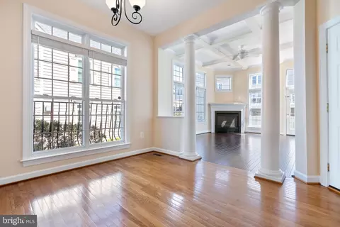 24892 Castleton Dr, Chantilly, VA 20152 photo 19