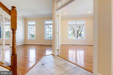 24892 Castleton Dr, Chantilly, VA 20152 photo 6