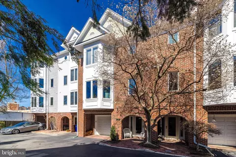 129 Chesterfield Pl SW, Leesburg, VA 20175