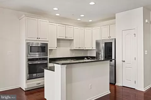 43182 Witham Sq, Ashburn, VA 20148 photo 20