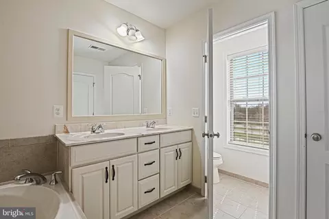 43182 Witham Sq, Ashburn, VA 20148 photo 36