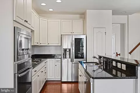 43182 Witham Sq, Ashburn, VA 20148 photo 22