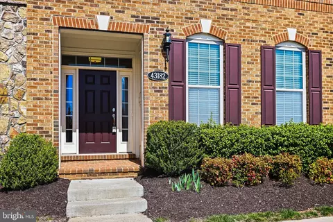 43182 Witham Sq, Ashburn, VA 20148 photo 3