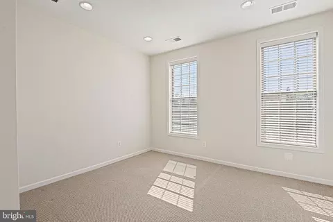 43182 Witham Sq, Ashburn, VA 20148 photo 6