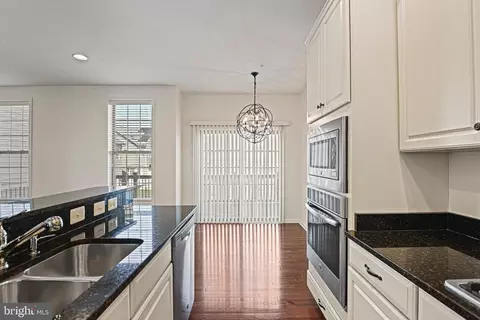 43182 Witham Sq, Ashburn, VA 20148 photo 24