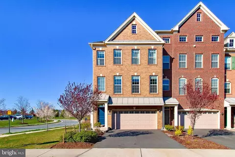 23755 Hopewell Manor Ter, Ashburn, VA 20148