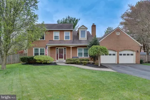 21762 Rolling Woods Pl, Sterling, VA 20164