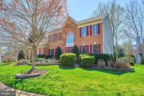 Exterior - 21315 Windrush Ct, Sterling, VA 20165 photo 5 of 14