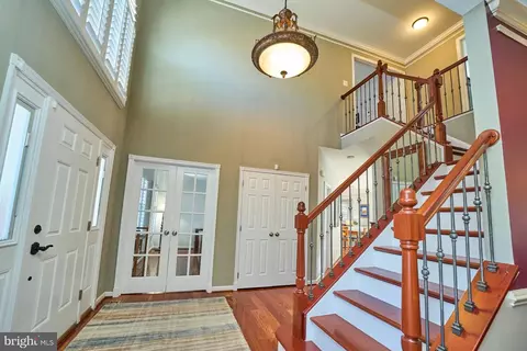 Entry Way - 21315 Windrush Ct, Sterling, VA 20165 photo 2 of 4