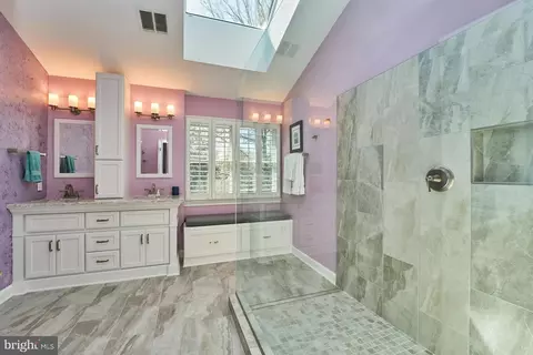 Bath - 21315 Windrush Ct, Sterling, VA 20165 photo 2 of 4