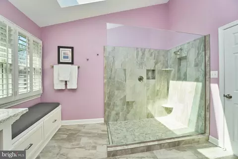 Bath - 21315 Windrush Ct, Sterling, VA 20165 photo 3 of 4