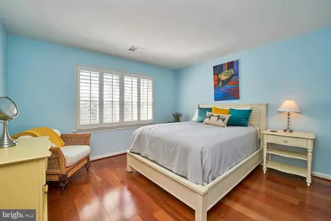 Bedroom - 21315 Windrush Ct, Sterling, VA 20165 photo 6 of 7