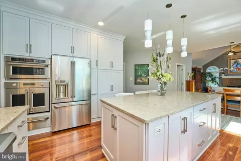 Kitchen - 21315 Windrush Ct, Sterling, VA 20165 photo 5 of 5