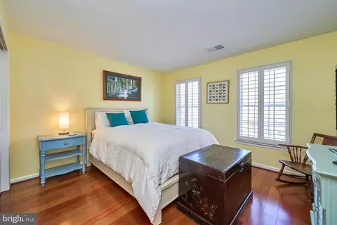 Bedroom - 21315 Windrush Ct, Sterling, VA 20165 photo 5 of 7