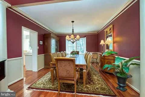 Dining - 21315 Windrush Ct, Sterling, VA 20165 photo 4 of 4