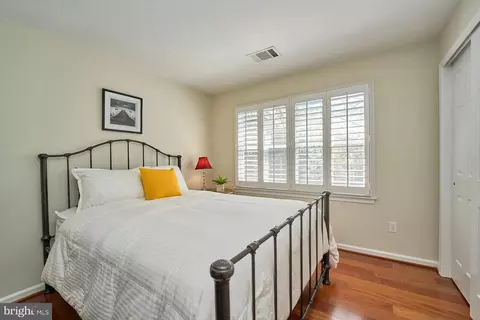 Bedroom - 21315 Windrush Ct, Sterling, VA 20165 photo 7 of 7
