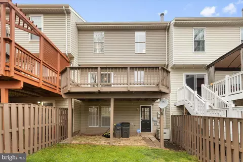 Exterior - 21094 Cornerpost Sq, Ashburn, VA 20147 photo 5 of 6