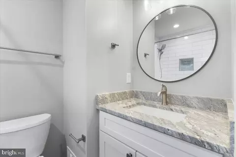 Bath - 21094 Cornerpost Sq, Ashburn, VA 20147 photo 3 of 5
