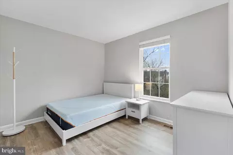Bedroom - 21094 Cornerpost Sq, Ashburn, VA 20147 photo 3 of 5