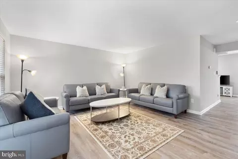 Living - 21094 Cornerpost Sq, Ashburn, VA 20147 photo 3 of 4