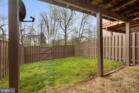 Exterior - 21094 Cornerpost Sq, Ashburn, VA 20147 photo 4 of 6