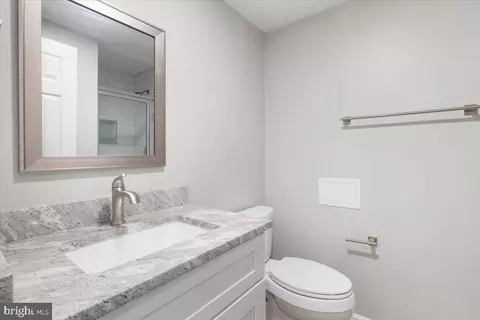 Bath - 21094 Cornerpost Sq, Ashburn, VA 20147 photo 5 of 5