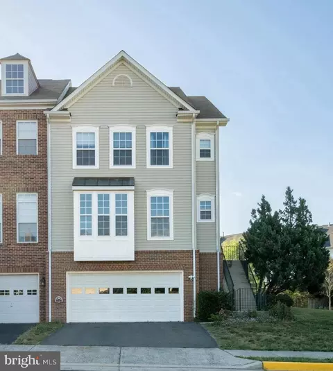 680 Mcleary Sq SE, Leesburg, VA 20175