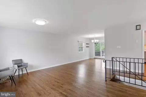 Entry Way - 800 E Dickenson Ct, Sterling, VA 20164 photo 3 of 3