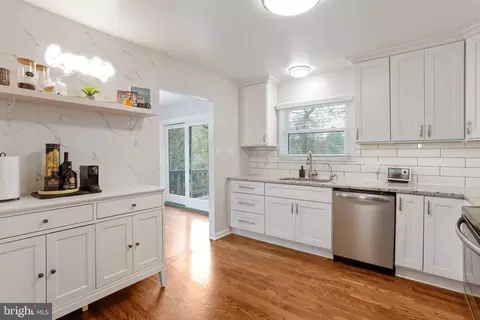Kitchen - 800 E Dickenson Ct, Sterling, VA 20164 photo 5 of 5
