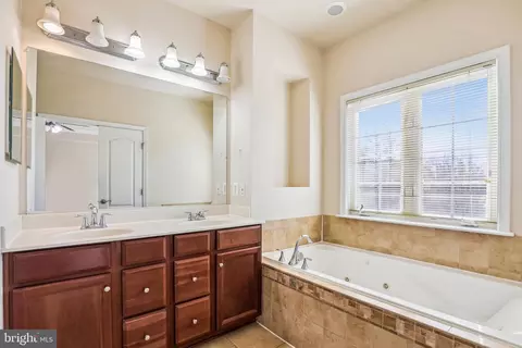 20898 Houseman Ter, Ashburn, VA 20148 photo 19