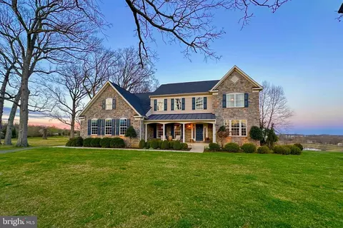 18088 S Shore Dr, Purcellville, VA 20132