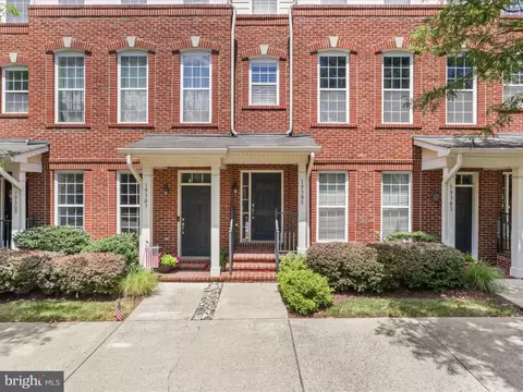 19305 Diamond Lake Dr, Leesburg, VA 20176