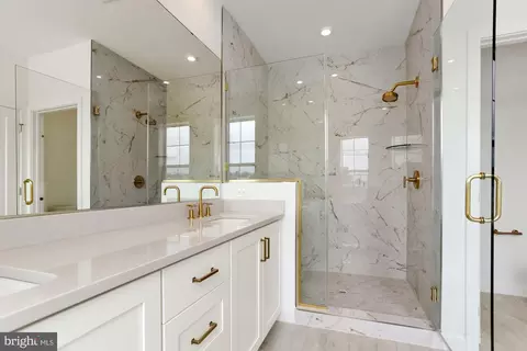 Bath - 19828 Bodmer Dr, Ashburn, VA 20147 photo 1 of 3