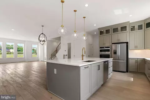Kitchen - 19828 Bodmer Dr, Ashburn, VA 20147 photo 2 of 3